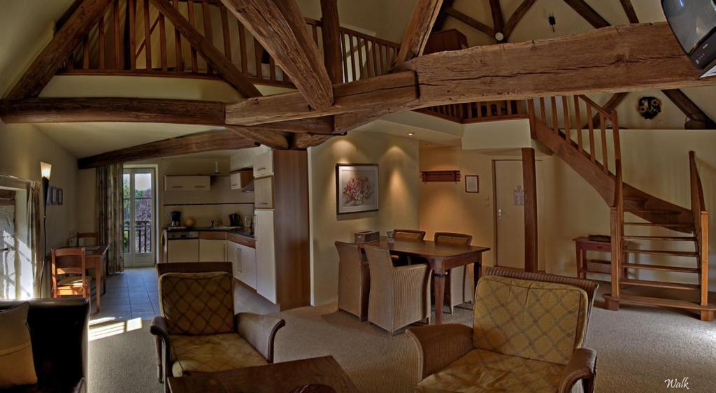 Charme Hotel La Dominotte Demigny Rum bild