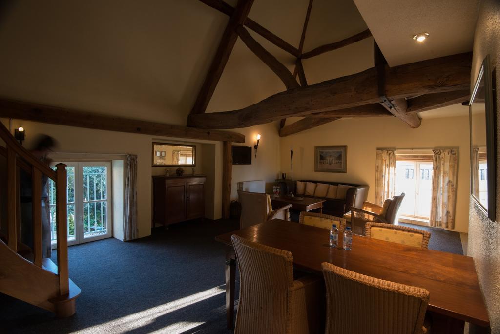 Charme Hotel La Dominotte Demigny Rum bild