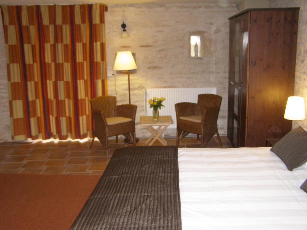 Charme Hotel La Dominotte Demigny Rum bild