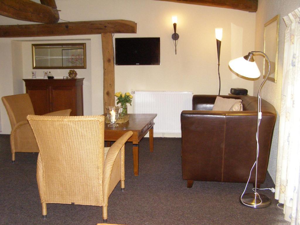 Charme Hotel La Dominotte Demigny Rum bild